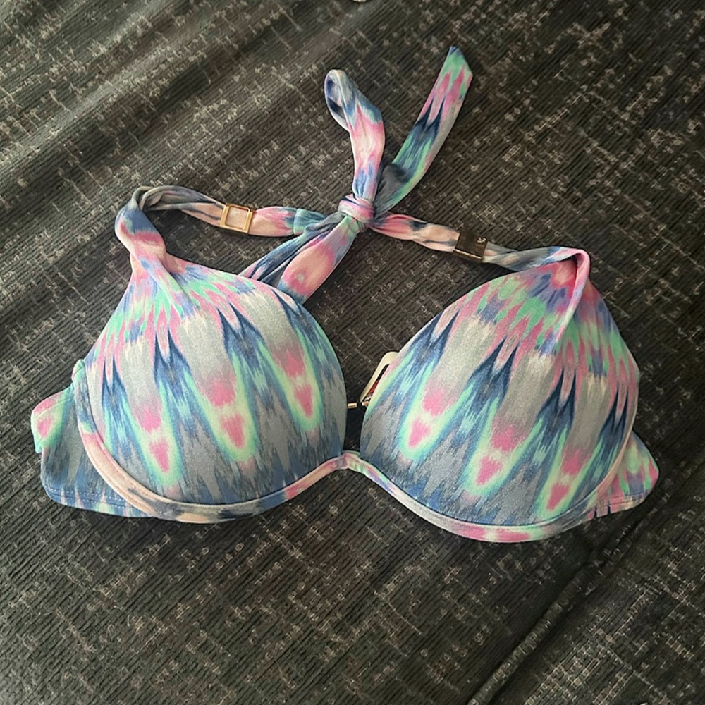 Victoria’s Secret bikini top